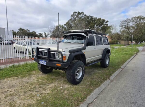 WhatsApp Image 2025-11-30 at 04.48.02_b31d2f20 Nissan Patrol GQ Y60 Sun Visor