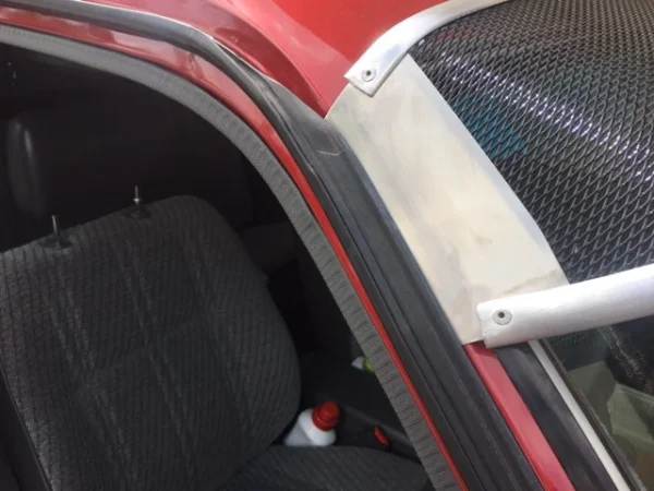 Toyota Hilux 10/88-10/97 Mesh Windscreen Sunvisor