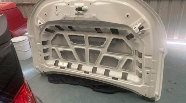 Colorado 2018 bonnet with 79 scoop ready to go painted GAZ summit white