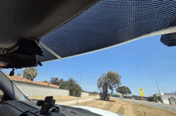 Nissan Navara 4dr Ute Dual Cab NP300 07/15on Mesh Windscreen Sunvisor