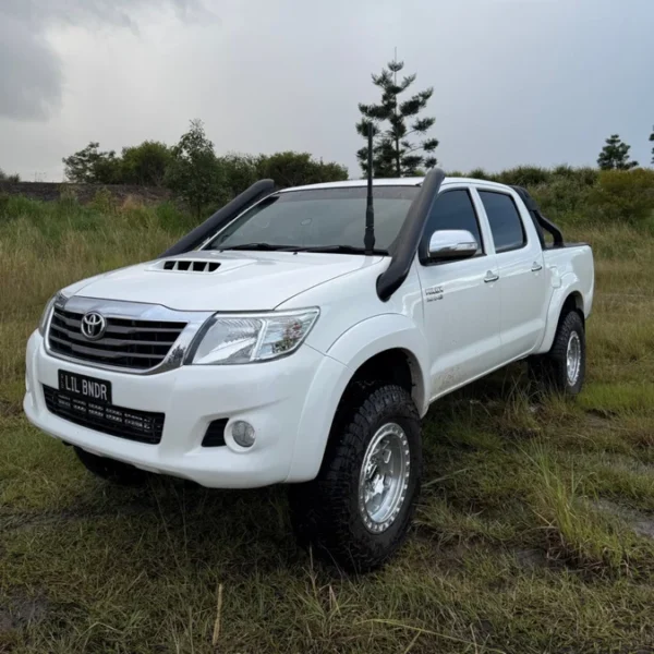 N70_Duals_03 TOYOTA N70 HILUX SHORT ENTRY DUAL SNORKELS